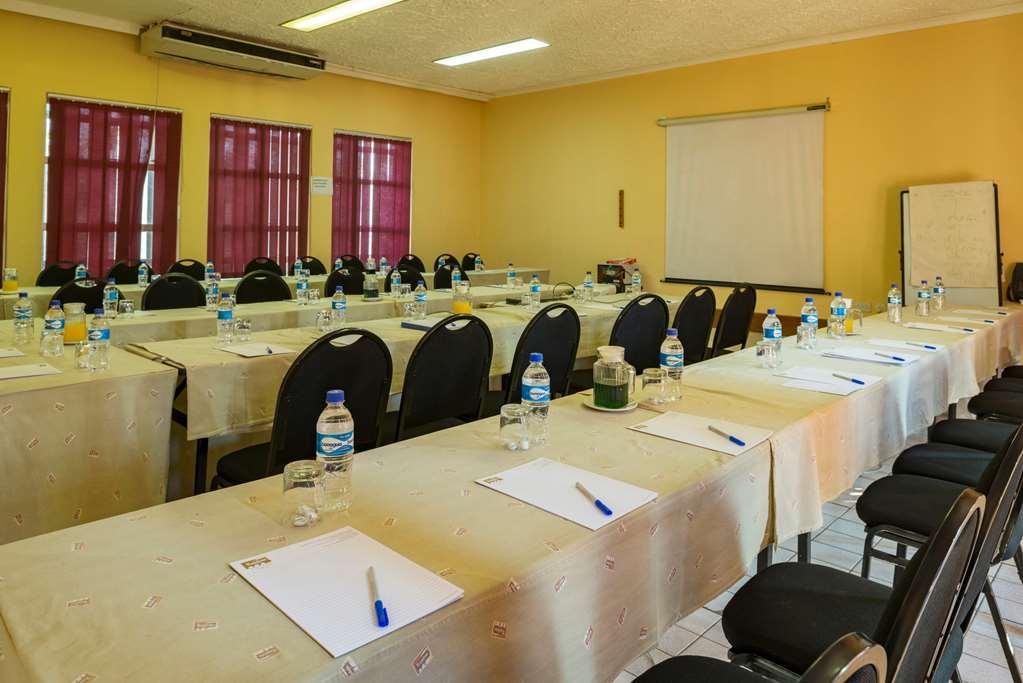 Kadoma Hotel & Conference Centre Kamer foto