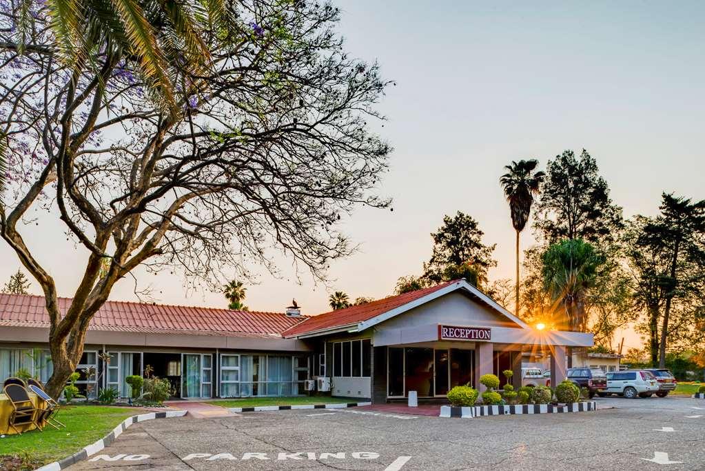 Kadoma Hotel & Conference Centre Buitenkant foto
