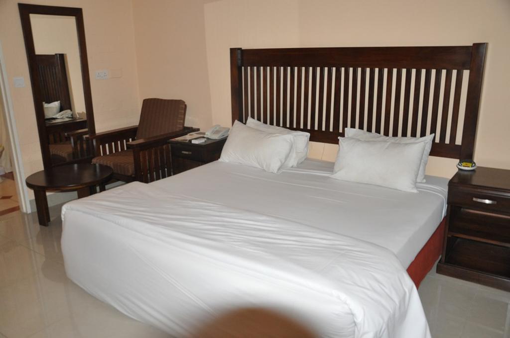 Kadoma Hotel & Conference Centre Buitenkant foto