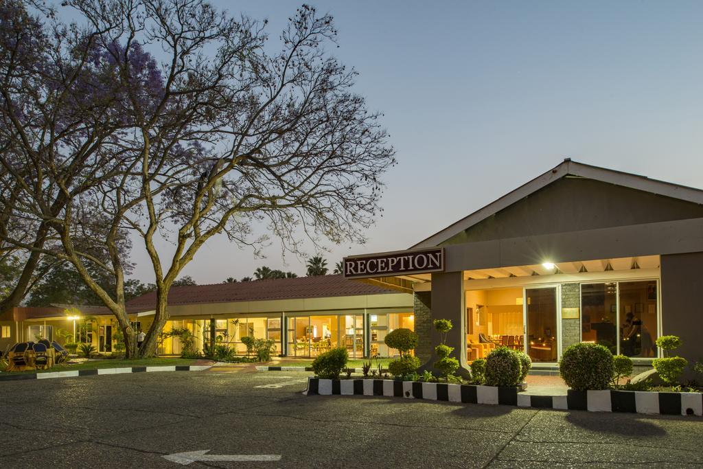 Kadoma Hotel & Conference Centre Buitenkant foto